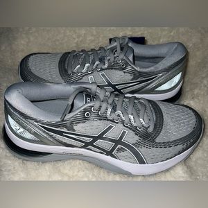 New Asics Gel Nimbus Flyte Foam Gray Grey White 7.5 NWT Sneakers Shoes Women